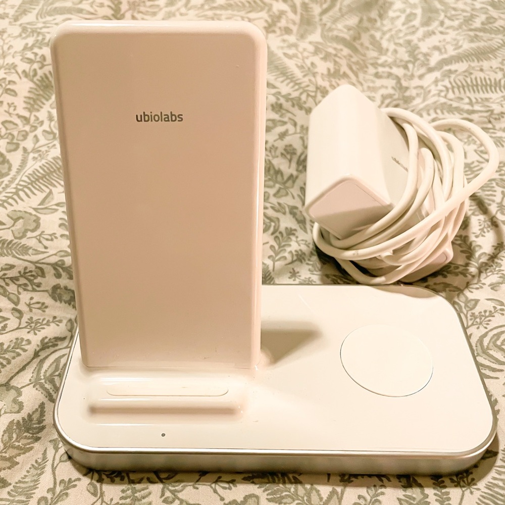 ubiolabs wireless phone and watch charging stand